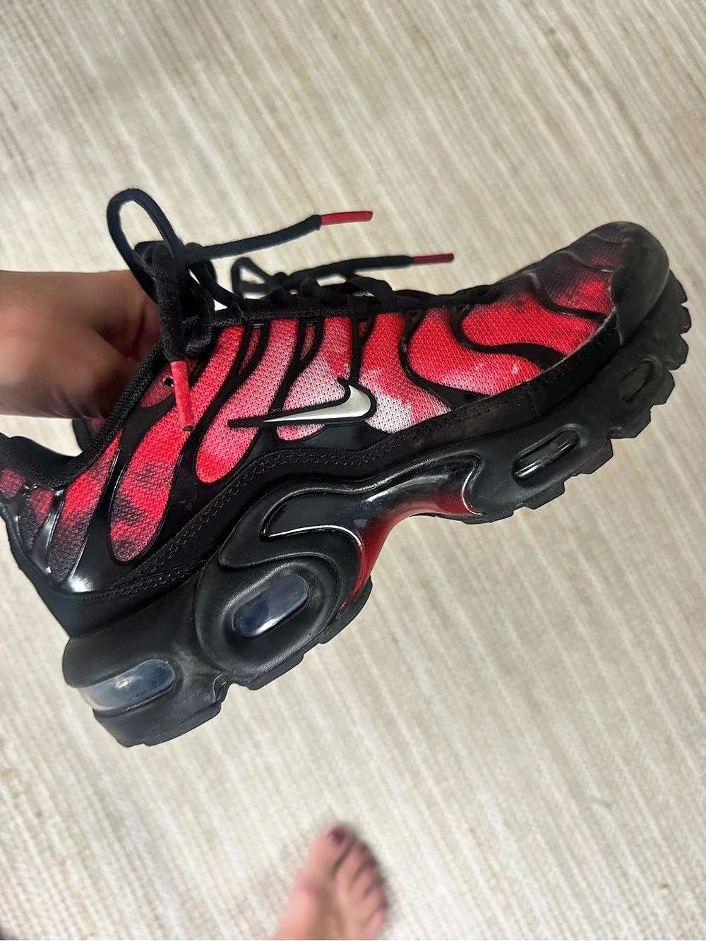 Nike Air Max Plus Red & Black Sneakers Big Kid US 6Y